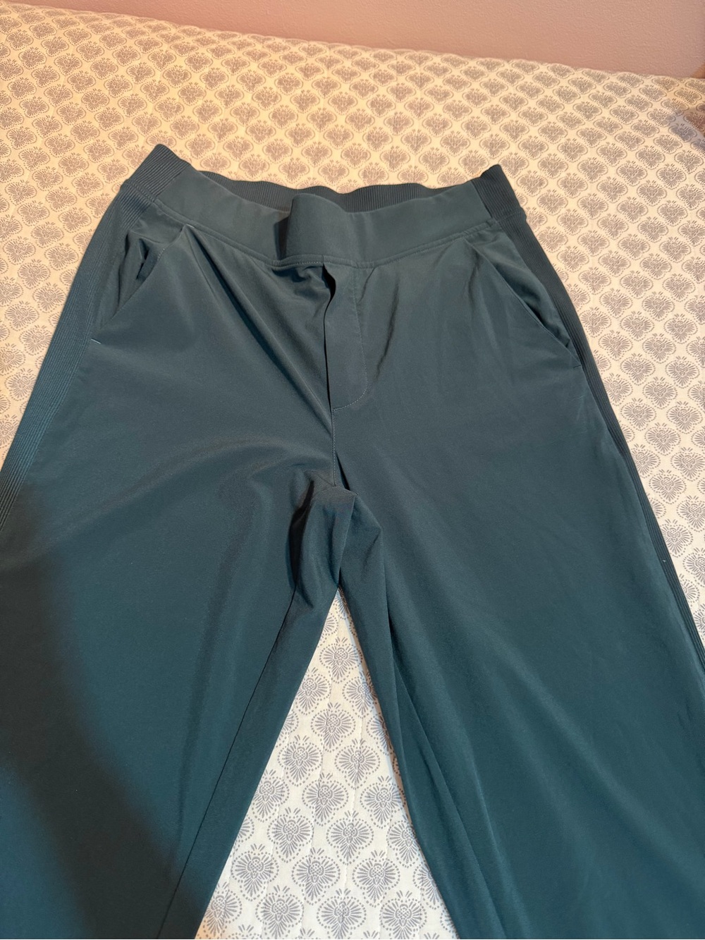 Athleta Cropped Performance Pants in Teal